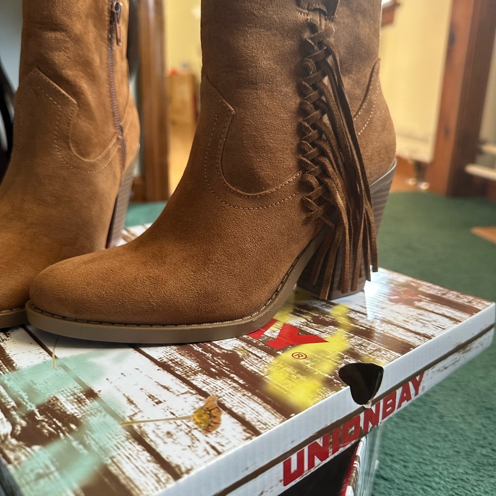 Unionbay Women's Tan Fringe Boots